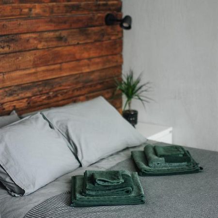 "Quiet Center" Apartment, Close To Train Station توكوموس المظهر الخارجي الصورة