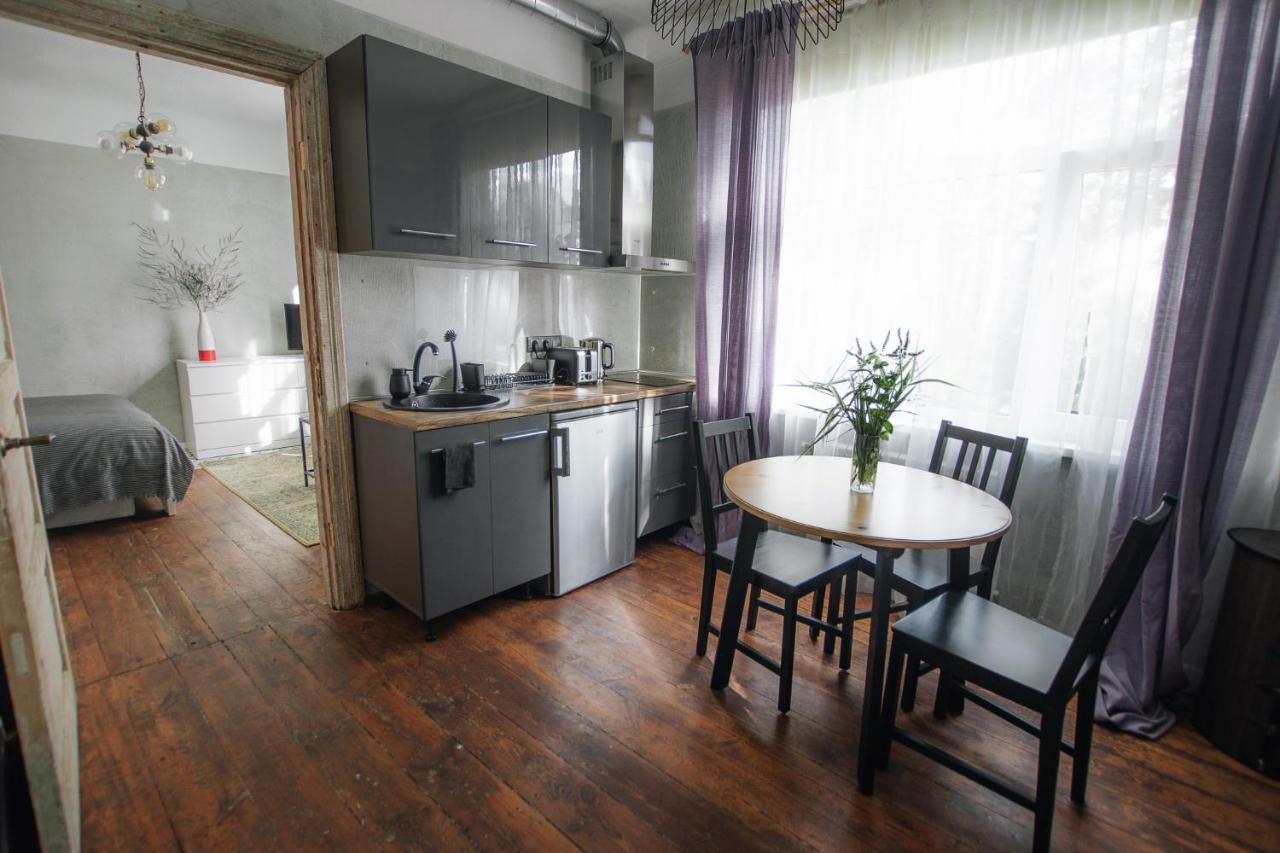 "Quiet Center" Apartment, Close To Train Station توكوموس المظهر الخارجي الصورة