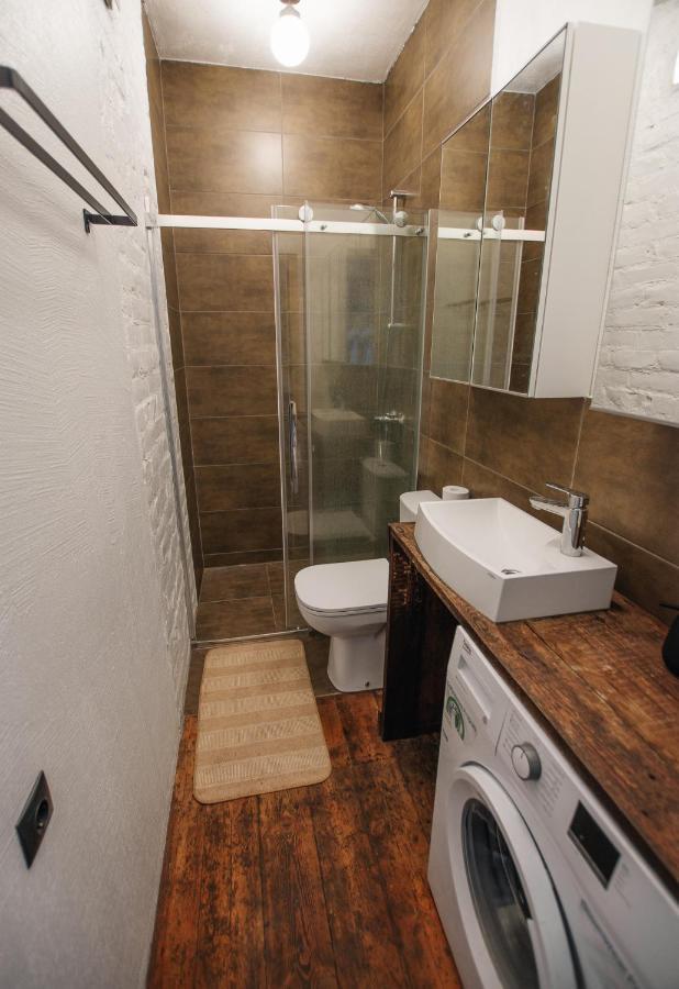 "Quiet Center" Apartment, Close To Train Station توكوموس المظهر الخارجي الصورة